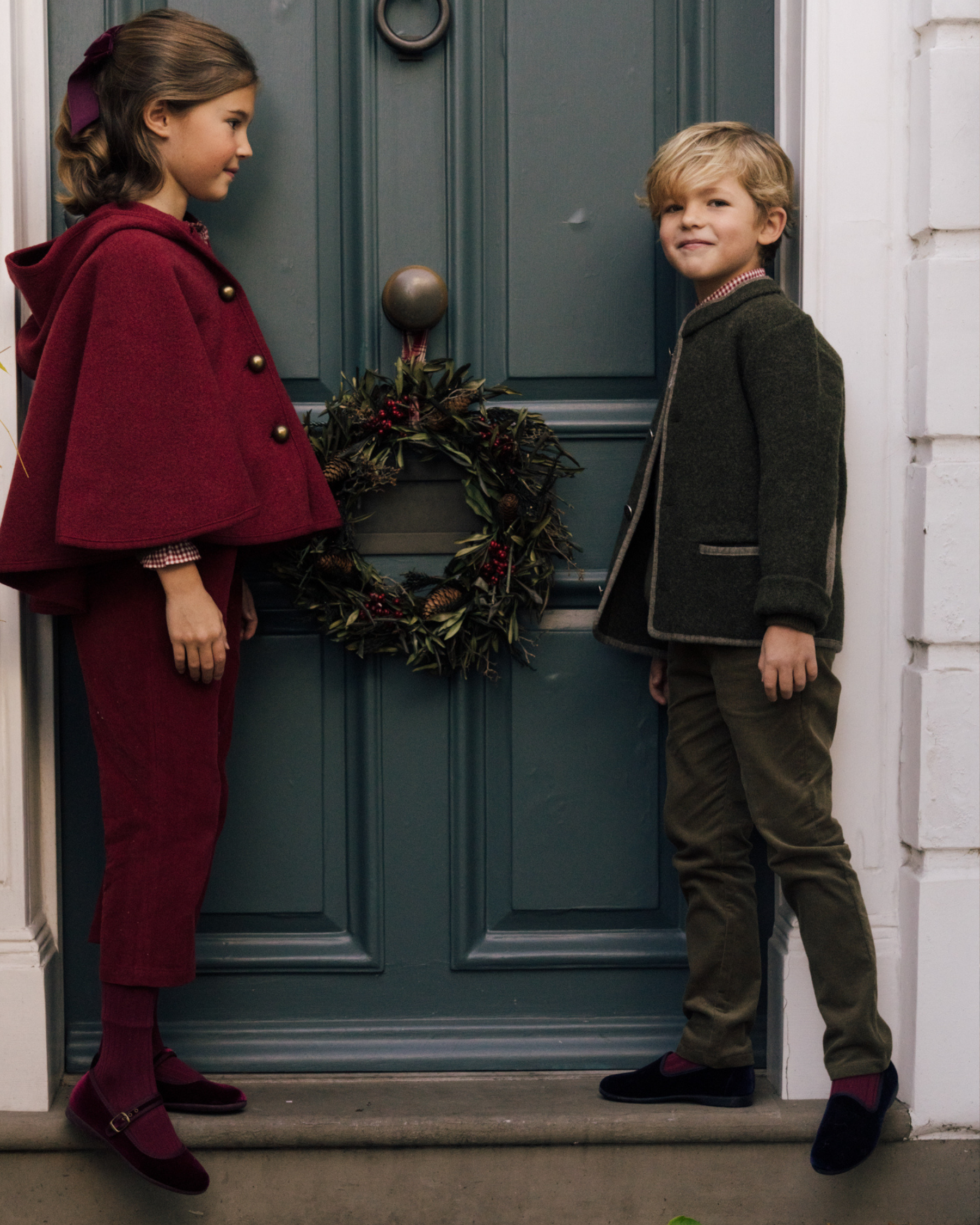 Hooded Cape Granate for girl